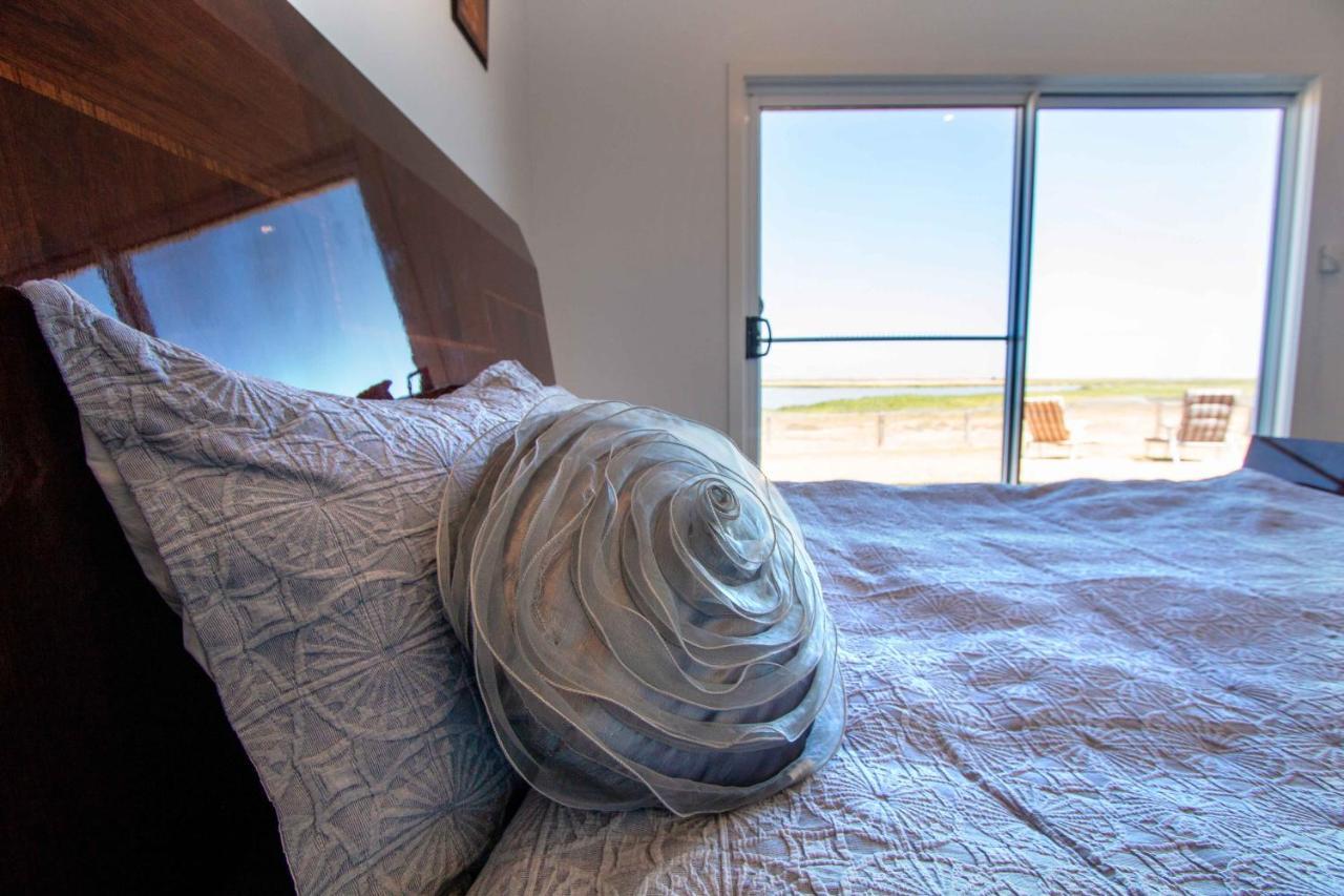 Coorong Island Retreat - Farm Stay At Pet Friendly Property 매닌지 외부 사진