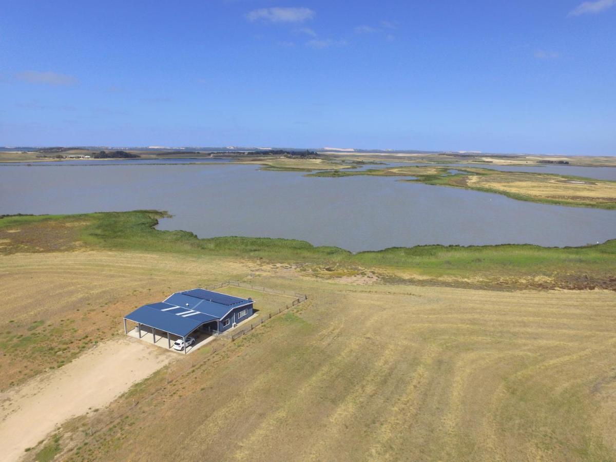 Coorong Island Retreat - Farm Stay At Pet Friendly Property 매닌지 외부 사진