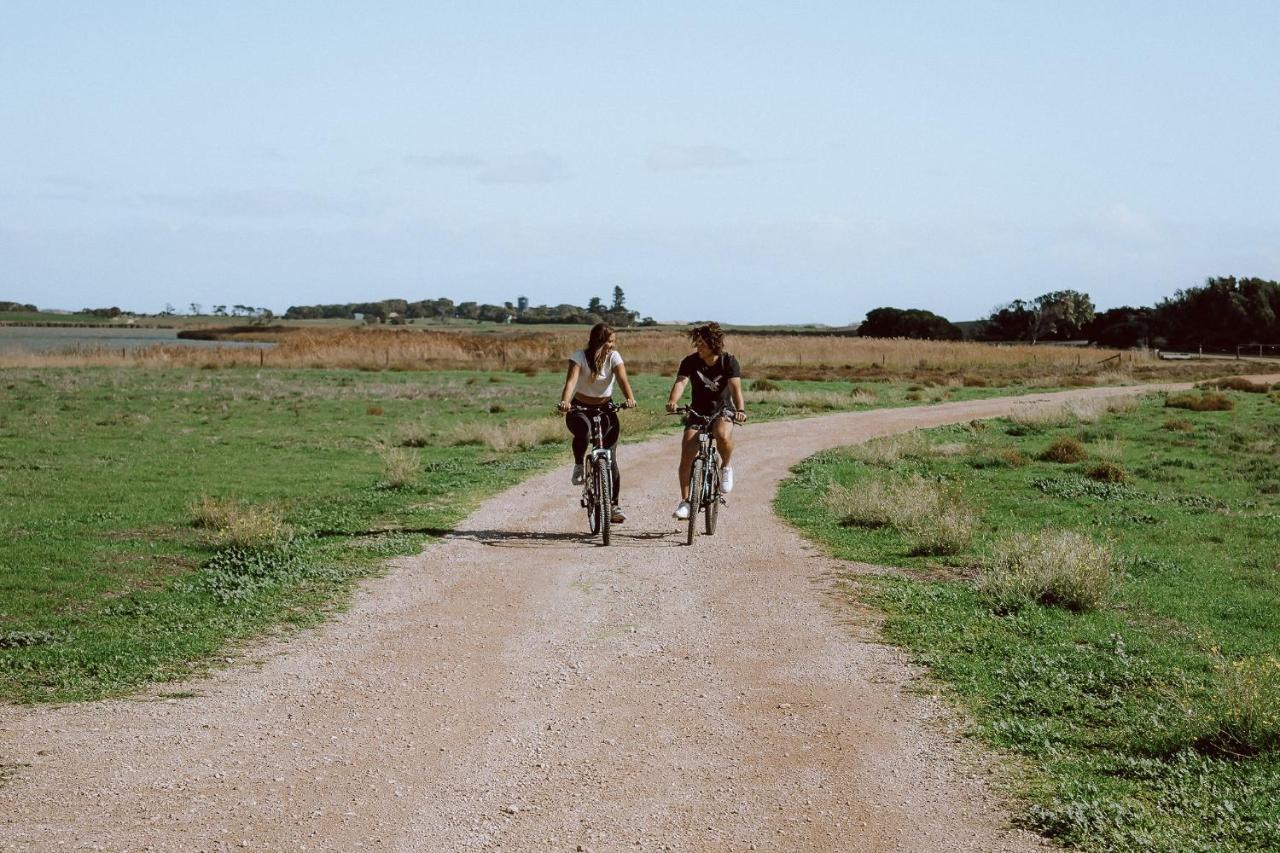 Coorong Island Retreat - Farm Stay At Pet Friendly Property 매닌지 외부 사진