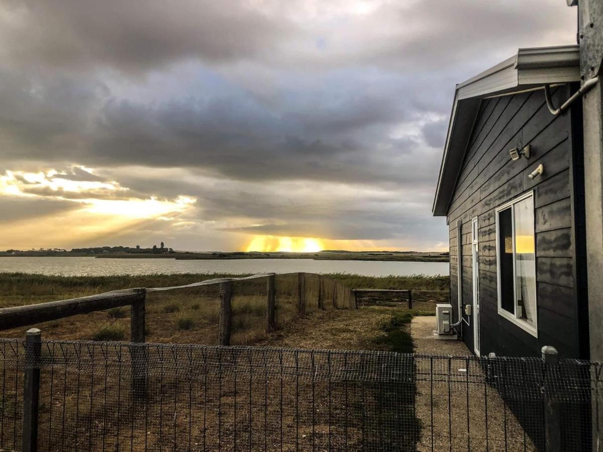 Coorong Island Retreat - Farm Stay At Pet Friendly Property 매닌지 외부 사진