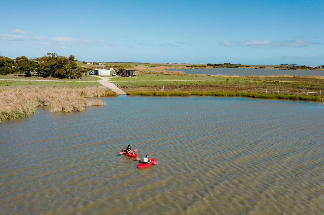Coorong Island Retreat - Farm Stay At Pet Friendly Property 매닌지 외부 사진