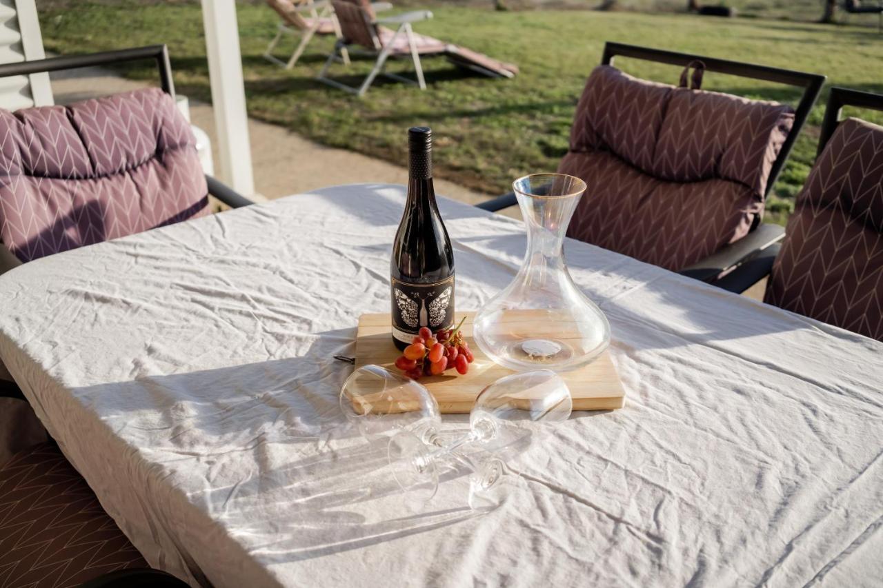 Coorong Island Retreat - Farm Stay At Pet Friendly Property 매닌지 외부 사진
